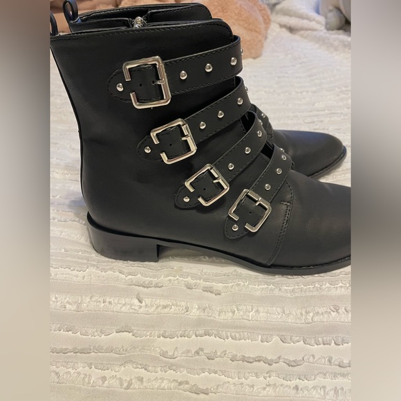 Women’s black booties - Picture 5 of 6